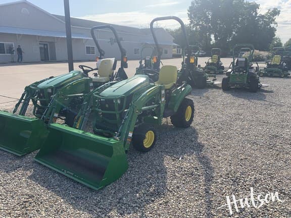 Image of John Deere 1023E equipment image 1