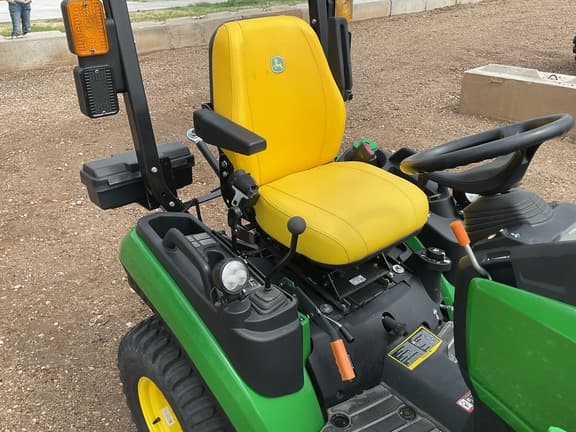 Image of John Deere 1025R equipment image 3
