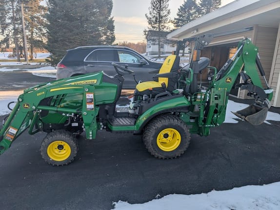 2024 John Deere 1025R Equipment Image0