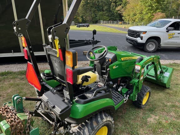 Image of John Deere 1025R equipment image 3