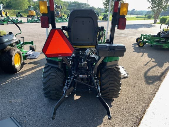 Image of John Deere 1025R equipment image 4