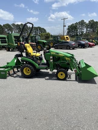 Image of John Deere 1025R equipment image 4