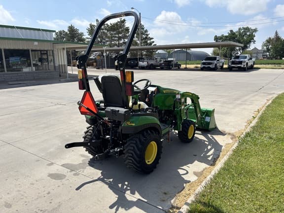 Image of John Deere 1025R equipment image 4
