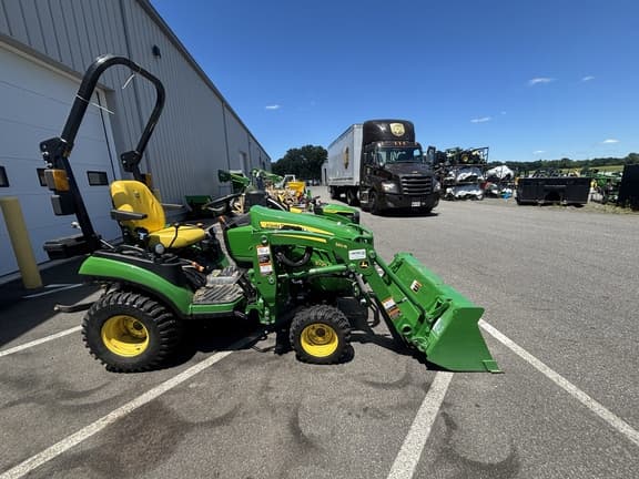Image of John Deere 1025R equipment image 3