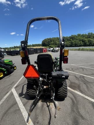 Image of John Deere 1025R equipment image 4
