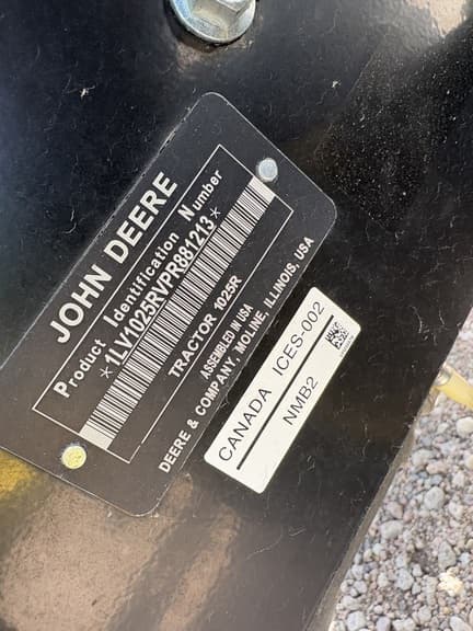Image of John Deere 1025R equipment image 3