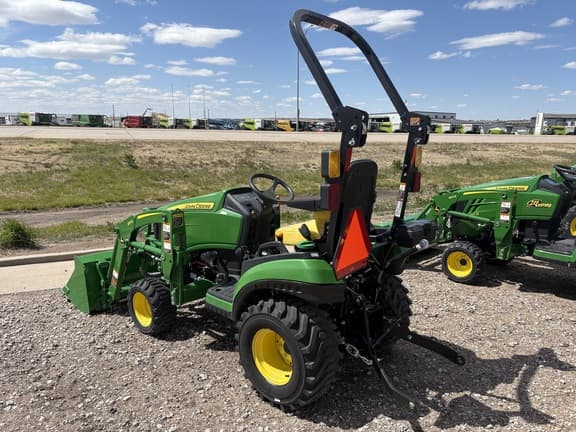 Image of John Deere 1025R equipment image 3