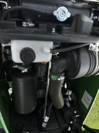 Image of John Deere 1025R equipment image 2