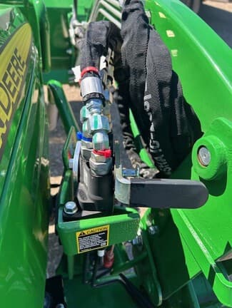 Image of John Deere 1025R equipment image 2