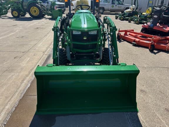 Image of John Deere 1025R equipment image 4
