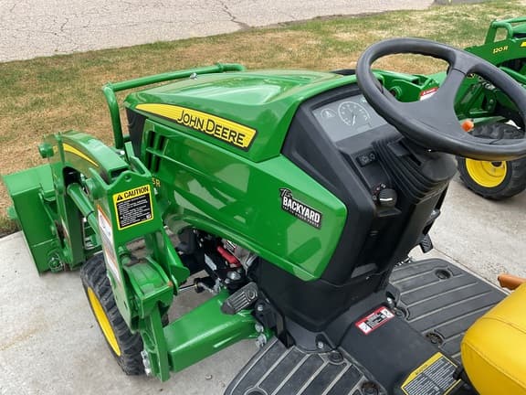 Image of John Deere 1025R equipment image 4