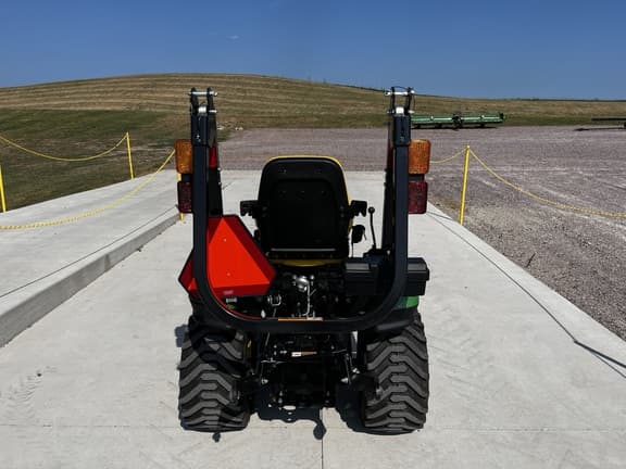Image of John Deere 1025R equipment image 4