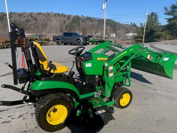 2024 John Deere 1025R Equipment Image0