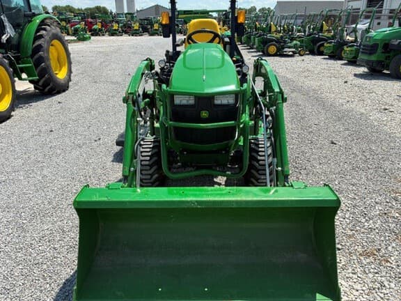 Image of John Deere 1025R equipment image 4