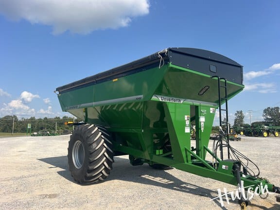 2024 John Deere 1060 Equipment Image0