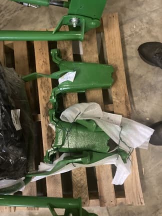 Image of John Deere 120R equipment image 4