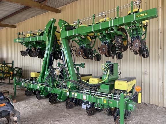 Image of John Deere 1725 Primary image