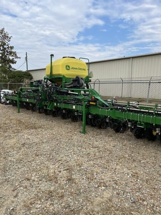 2024 John Deere 1725C Equipment Image0