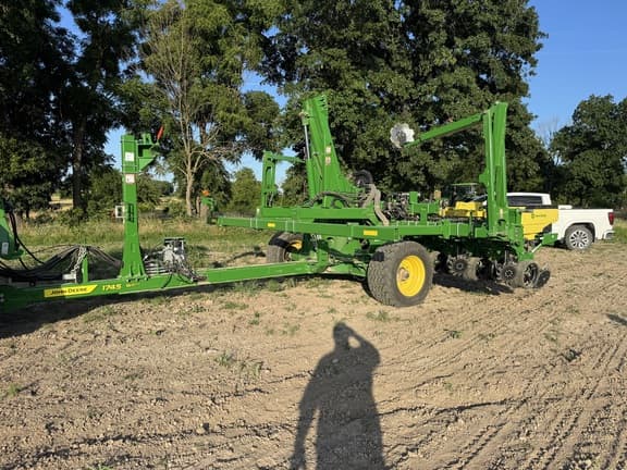 Image of John Deere 1745 Primary image