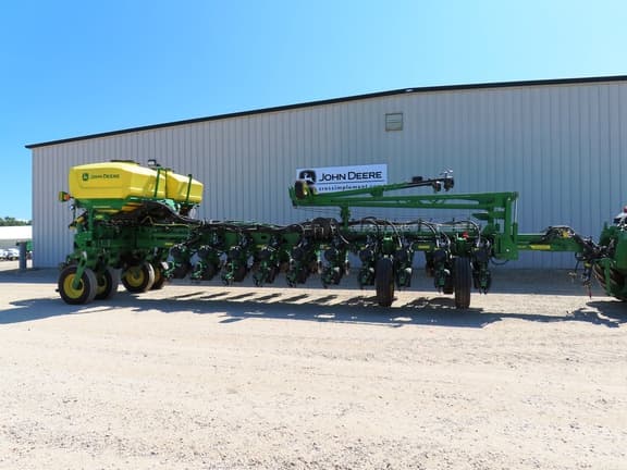 Image of John Deere 1775 Primary image