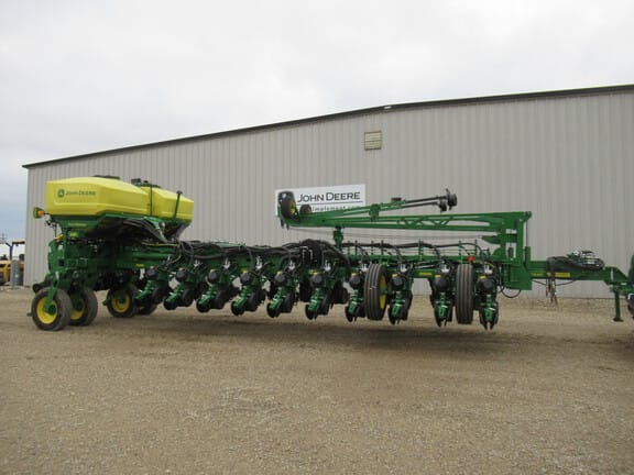2024 John Deere 1775 Equipment Image0