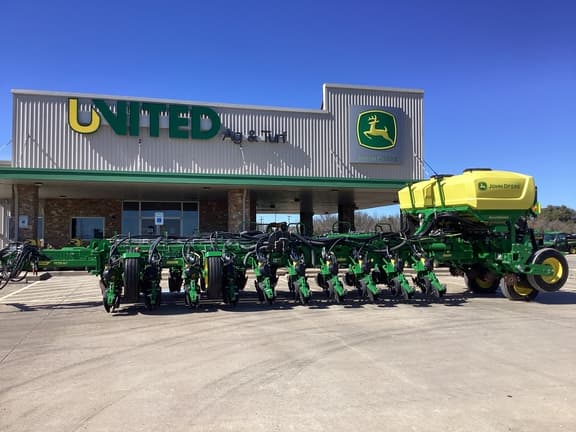 Image of John Deere 1775 Primary image