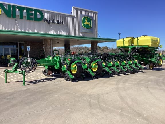 Image of John Deere 1775 equipment image 1