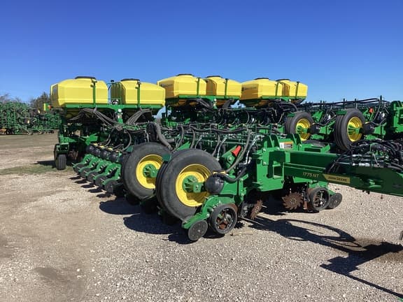 Image of John Deere 1775 equipment image 4