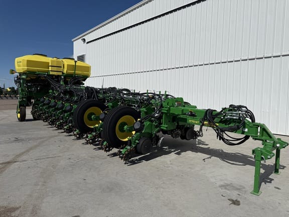 2024 John Deere 1775 Equipment Image0
