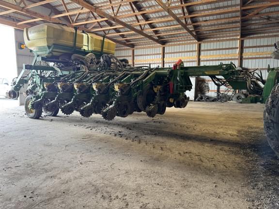 Image of John Deere 1795 Primary image