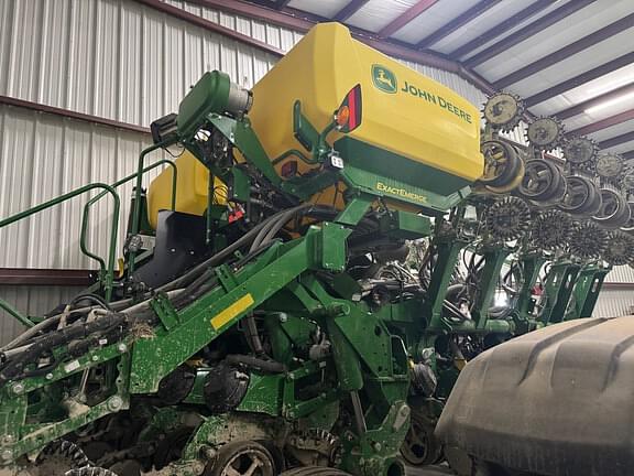 Image of John Deere 1795 equipment image 4