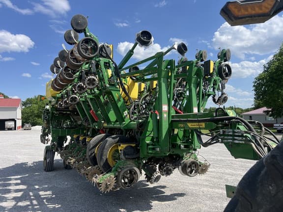 Image of John Deere 1795 Primary image
