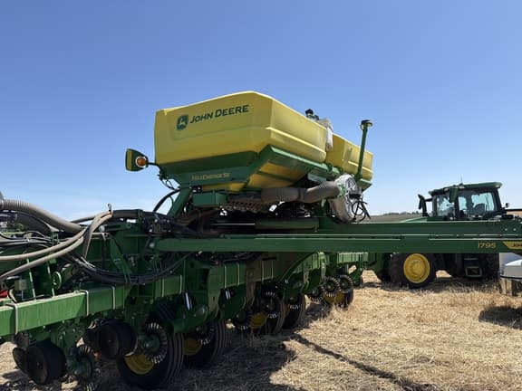 Image of John Deere 1795 equipment image 3