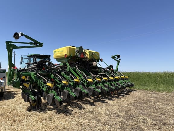 2024 John Deere 1795 Equipment Image0