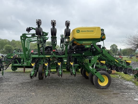 Image of John Deere 1795 equipment image 3