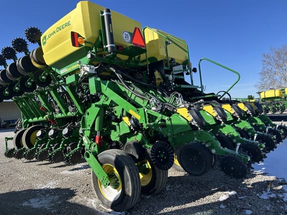 Image of John Deere 1795 equipment image 4