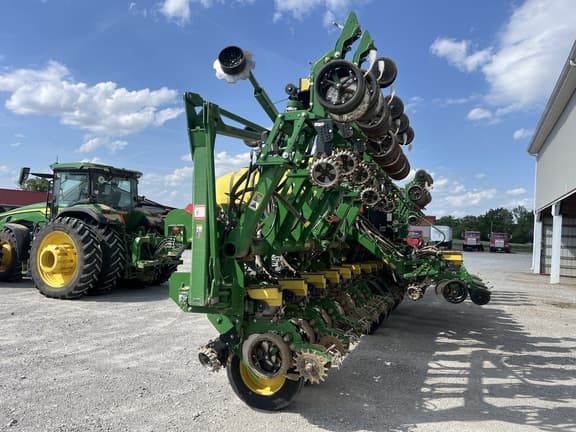 Image of John Deere 1795 equipment image 4