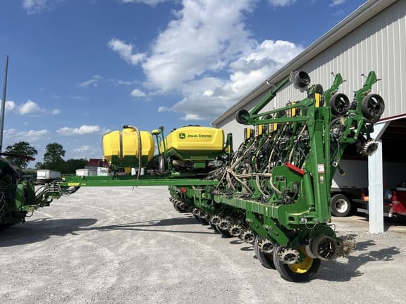 Image of John Deere 1795 equipment image 3