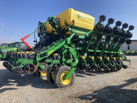 Image of John Deere 1795 equipment image 4