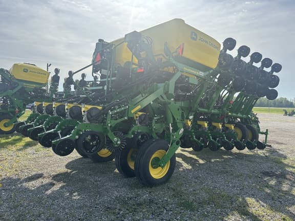 Image of John Deere 1795 equipment image 4