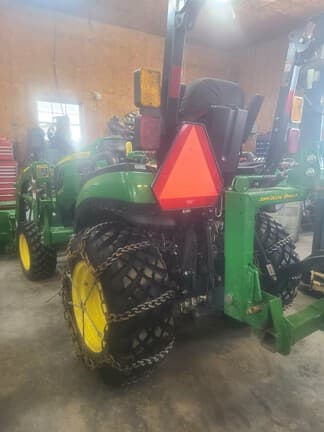 Image of John Deere 2025R equipment image 1