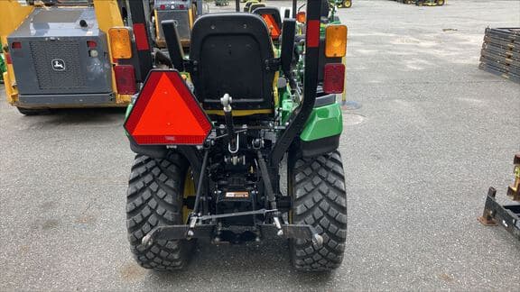 Image of John Deere 2025R equipment image 4