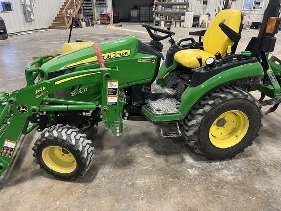 2024 John Deere 2025R Equipment Image0