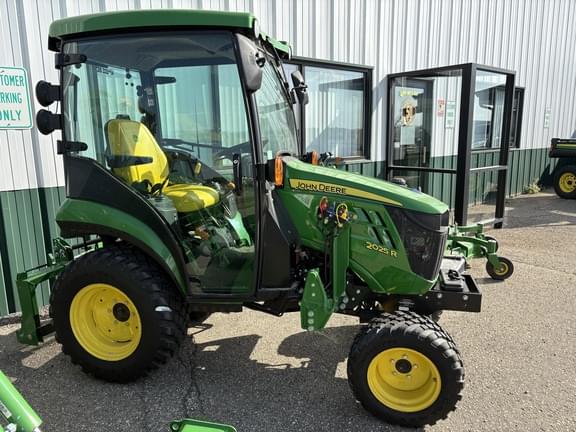 Image of John Deere 2025R equipment image 3