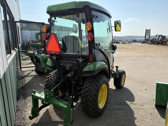 Image of John Deere 2025R equipment image 4