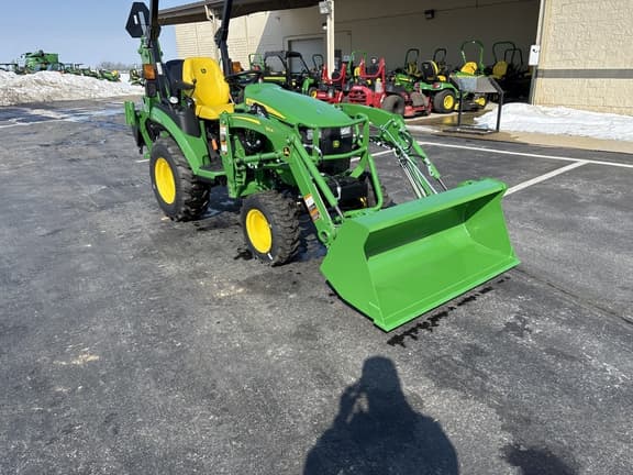 Image of John Deere 2025R equipment image 3