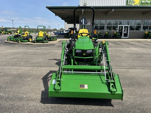 Image of John Deere 2025R equipment image 3