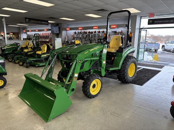 Image of John Deere 2032R equipment image 2