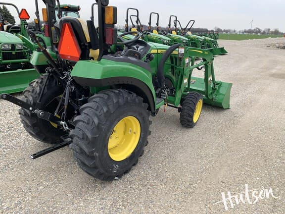 Image of John Deere 2032R equipment image 4