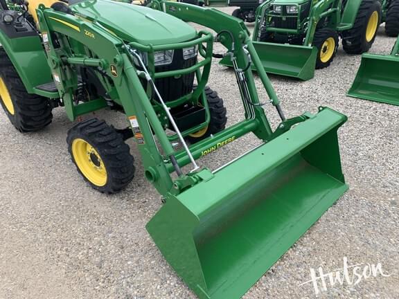 Image of John Deere 2032R equipment image 2